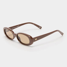 Load image into Gallery viewer, Le Specs Outta Love - Cocoa