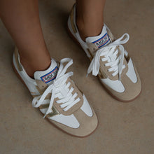Load image into Gallery viewer, Back 70 Cloud Sneakers - Beige