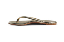 Load image into Gallery viewer, Beek Sunbeam Leather Flip Flop Sandal - 3 Colors