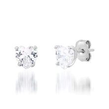 Load image into Gallery viewer, Tai Glass Heart Studs - Clear