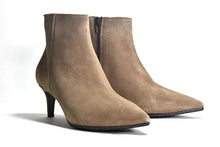 Load image into Gallery viewer, Cordani Garvie - Taupe Suede