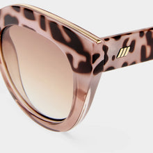 Load image into Gallery viewer, Le Specs Air Heart - Cookie Tort Mocha Splice