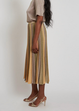 Load image into Gallery viewer, Maison Lurex Gala Pleated Skirt - Green/April Moon
