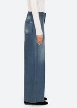 Load image into Gallery viewer, Sea Amari Jeans - Blue