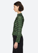 Load image into Gallery viewer, Sea Claude Print Turtleneck - Green