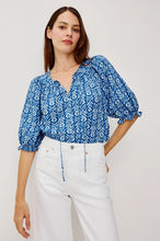 Load image into Gallery viewer, Rails Belina Top - Blue Ikat