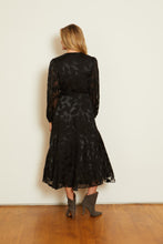 Load image into Gallery viewer, Caballero Moon Maxi - Black Geo Burnout