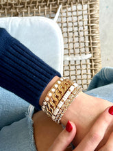 Load image into Gallery viewer, La Lumiere Wide Cuban Chainlink Bracelet - Gold