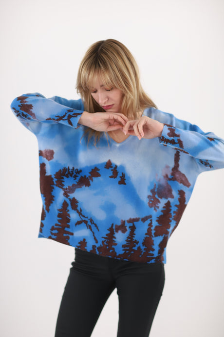ESTHÈME Landscape Print V-Neck Sweater