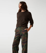 Load image into Gallery viewer, Michael Stars Maxine Twill Camo Convertible Pant - Olive Combo