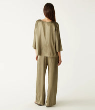 Load image into Gallery viewer, Michael Stars Cyrus Satin Pant - Olive