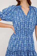 Load image into Gallery viewer, Rails Fiorella Dress - Blue Ikat