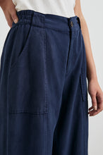 Load image into Gallery viewer, Rails Greer Pant - Navy