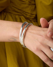 Load image into Gallery viewer, Jenny Bird Gia Bangle - 2 Colors