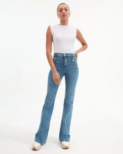 Load image into Gallery viewer, Veronica Beard Beverly Patch-Pocket Skinny-Flare Jean - Enough Said