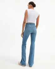 Load image into Gallery viewer, Veronica Beard Beverly Patch-Pocket Skinny-Flare Jean - Enough Said