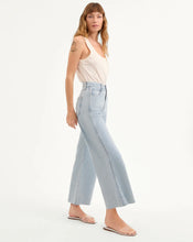 Load image into Gallery viewer, Veronica Beard Taylor Cropped Wide-Leg Jean - Pale Stone
