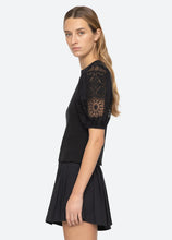 Load image into Gallery viewer, Sea Dahlia Top - Black