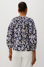 Load image into Gallery viewer, Rails Vasia Top - Navy Vines