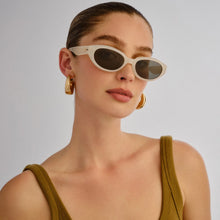 Load image into Gallery viewer, Le Specs Le Bijou - Milk