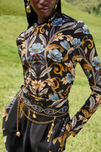 Load image into Gallery viewer, Farm Rio Snake Garden Black Jersey Blouse