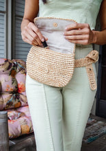 Load image into Gallery viewer, Hat Attack Straw Belt Bag - Natural