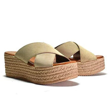 Load image into Gallery viewer, Cordani Bella - Sand Suede