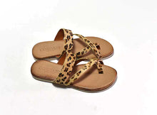 Load image into Gallery viewer, Cordani Fia - Leopard Print Suede